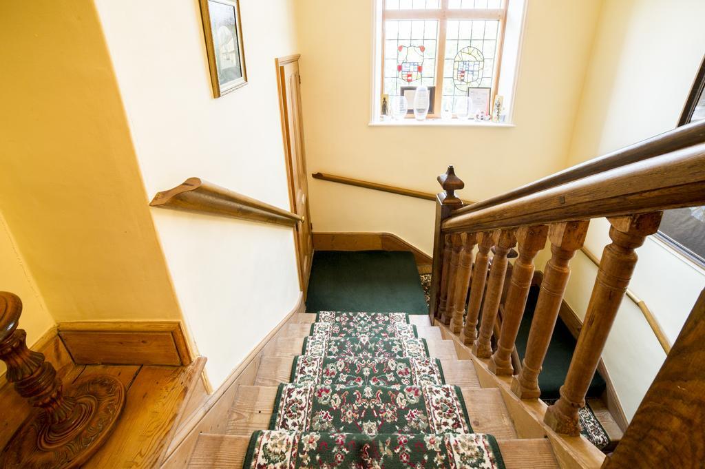 Molland Manor House Bed & Breakfast Sandwich Exterior photo